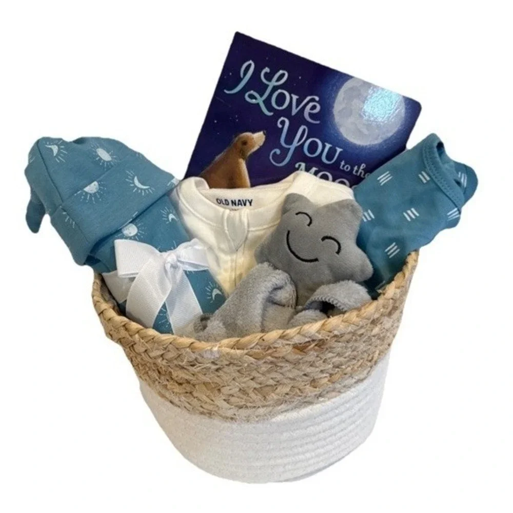 Unisex Baby Shower Gift, I Love You To The Moon And Back‎ Book & Baby Essentials
